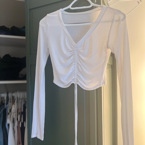 Alo Yoga crop top - Picture 2 of 3